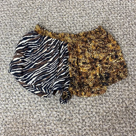 UO Out From Under Riviera Lounge Beige Cheetah Shorts - Picture 4 of 8